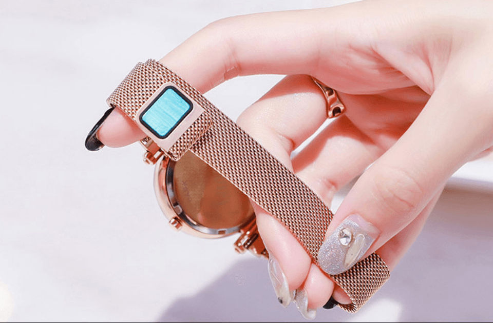 Women Mesh Strap wristwatch