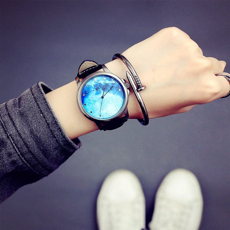 Minimalist Women Quartz Wristwatch