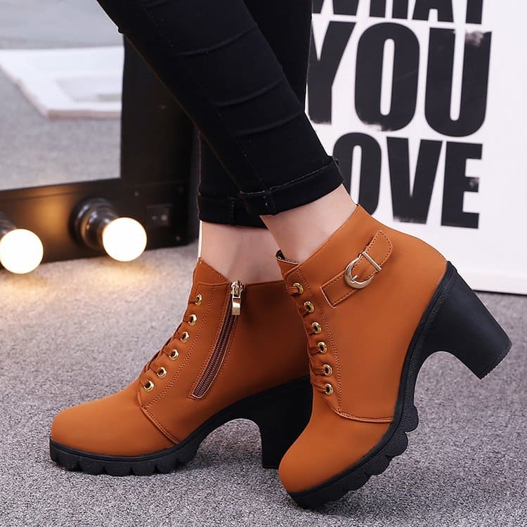 Woman Cross strap booties - Nocturnal Nest