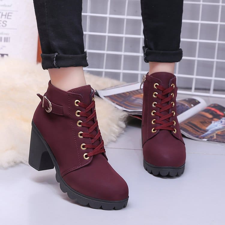 Woman Cross strap booties - Nocturnal Nest