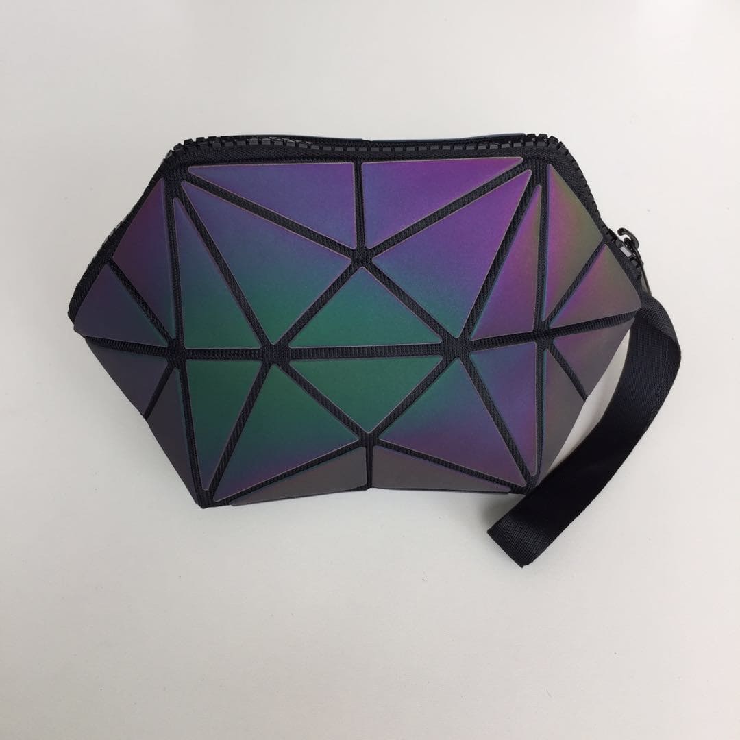 Discolored irregular semicircular cosmetic bag